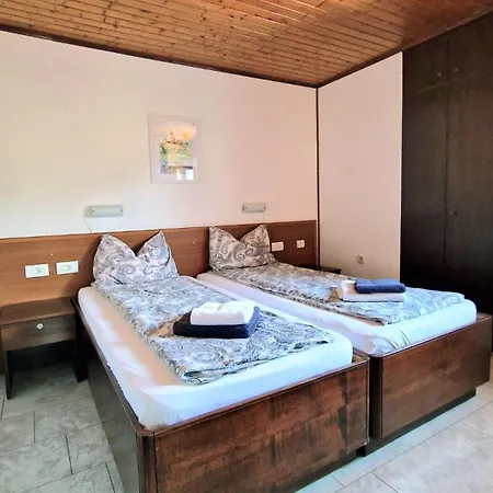 Vendégház Oasis *